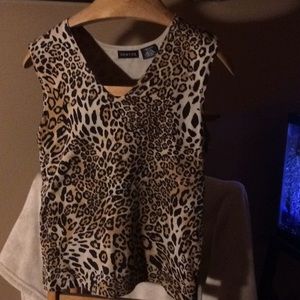 Ladies sleeveless top